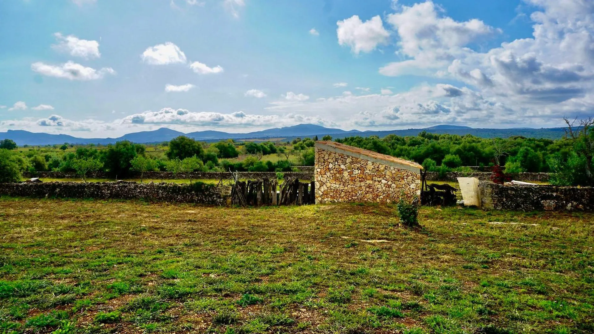 Can Susacasa Relax Rural Con Sol Piscina Y Amplitud En Mallorca Santa Margarita  Casa di campagna Santa Margarita (Mallorca)